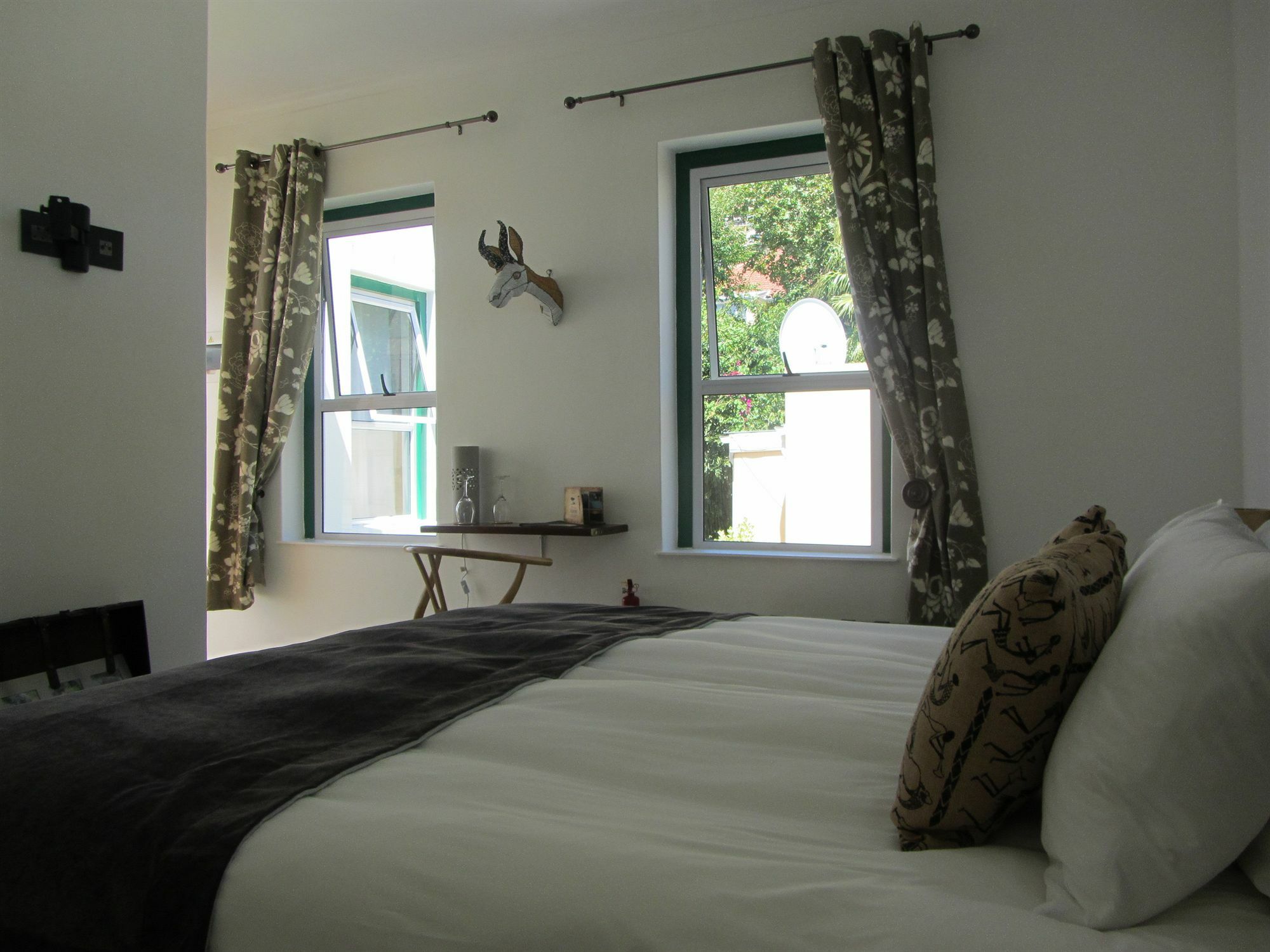 Africanhome Guesthouse Cape Town Exterior photo